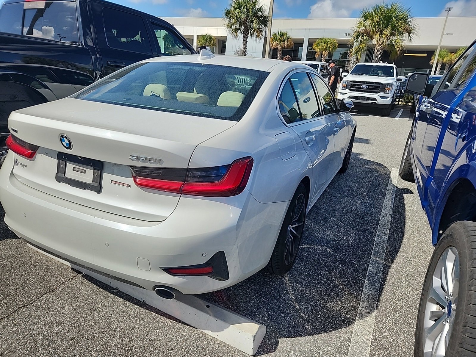 Used 2021 BMW 330i xDrive Sedan image 4