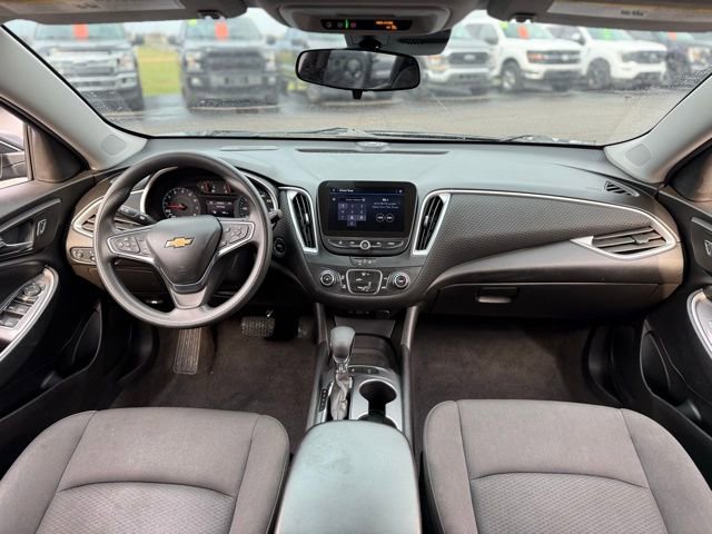 Used 2025 Chevrolet Malibu LS image 2