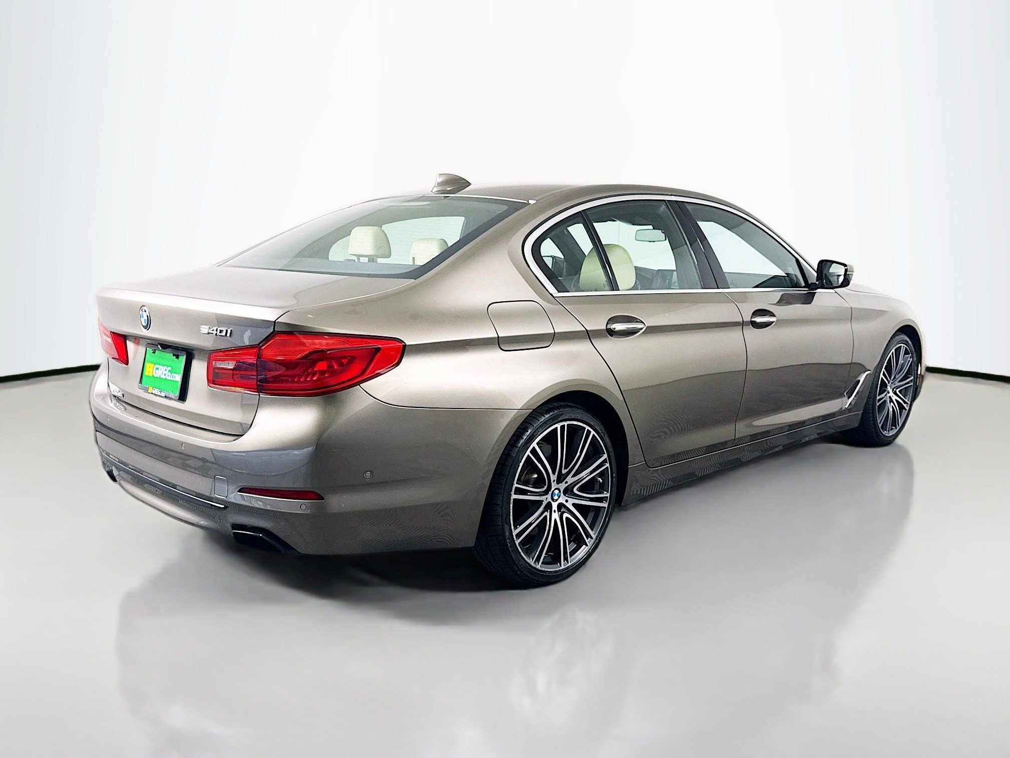 Used 2017 BMW 540i RWD image 10