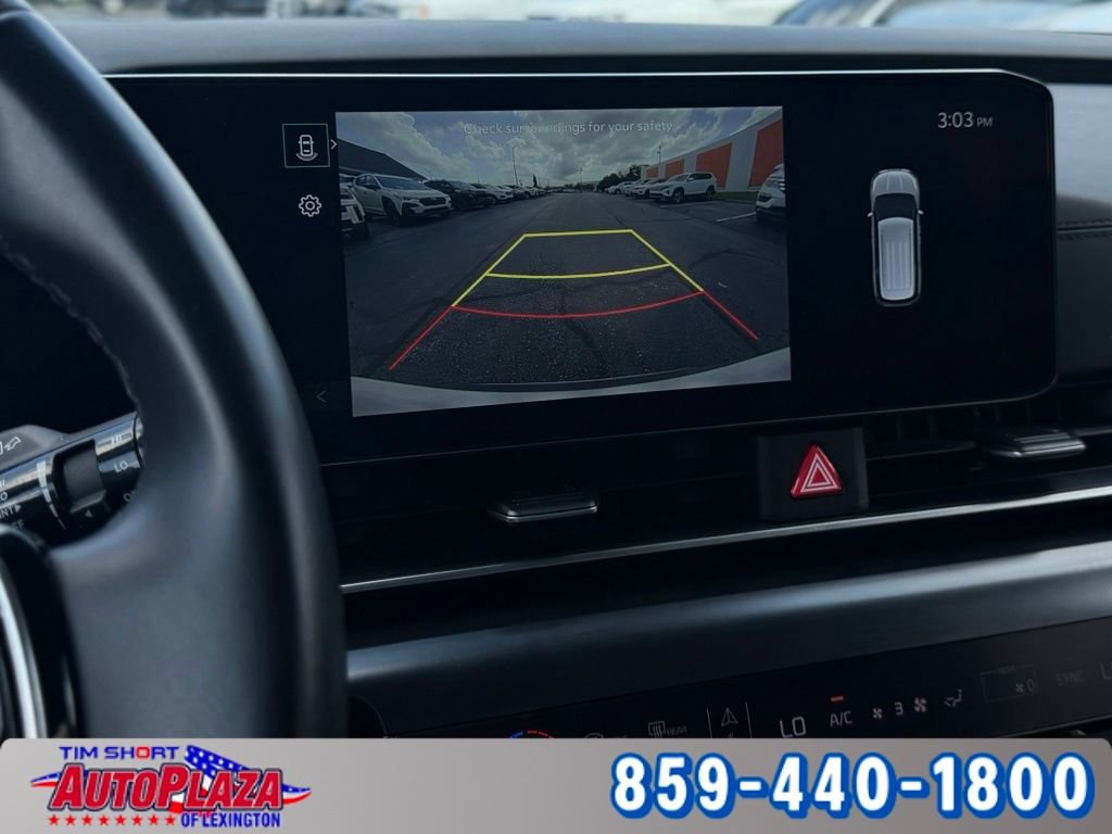 Used 2025 Kia Carnival FWD image 26