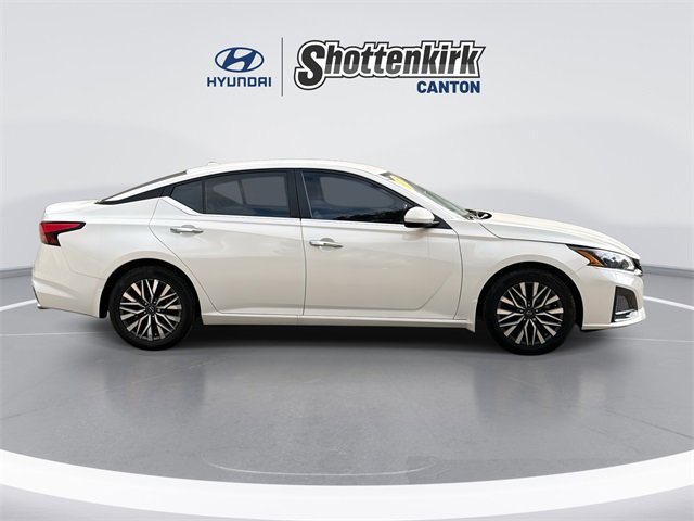 Used 2023 Nissan Altima 2.5 SV image 9