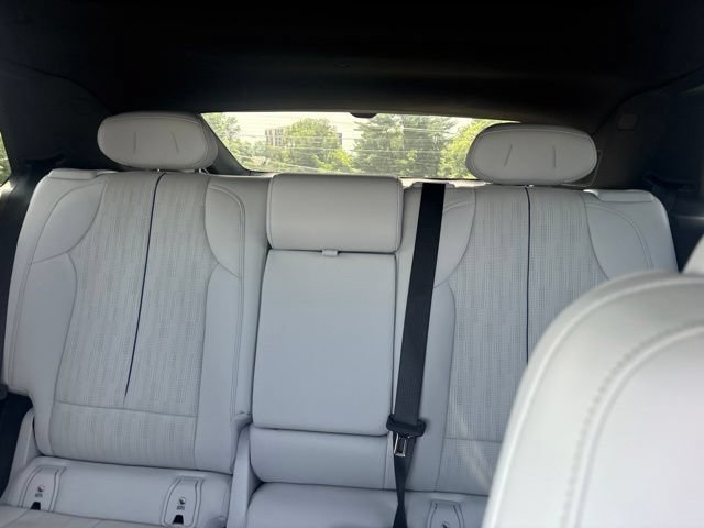 Used 2024 Cadillac Lyriq Luxury w/ LPO, Floor Liner Package AWD/4WD image 4