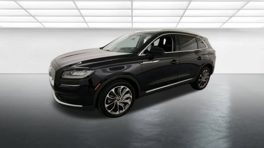 Used 2022 Lincoln Nautilus Reserve w/ Luxury Package image 3