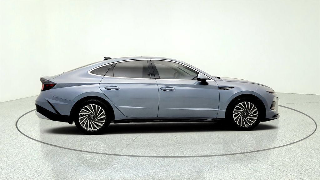 Used 2026 Hyundai Sonata SEL FWD image 4