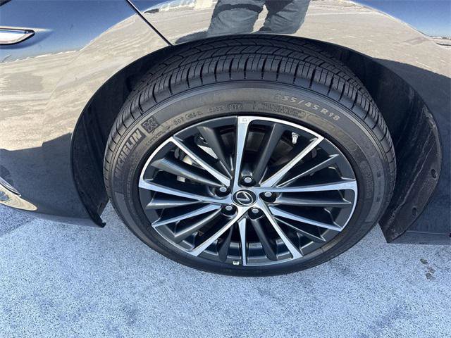 Certified 2025 Lexus ES 300h w/ Premium Package image 10