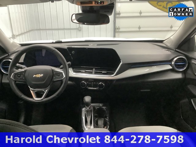 Used 2025 Chevrolet Trax LT w/ LT Convenience Package image 13