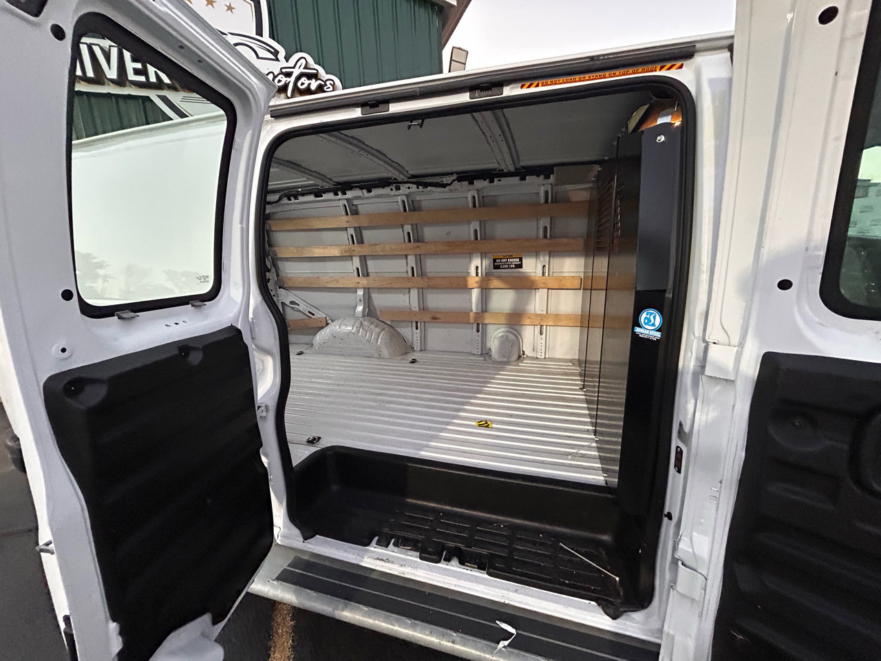 Used 2022 GMC Savana 2500 w/ Driver Convenience Package image 13