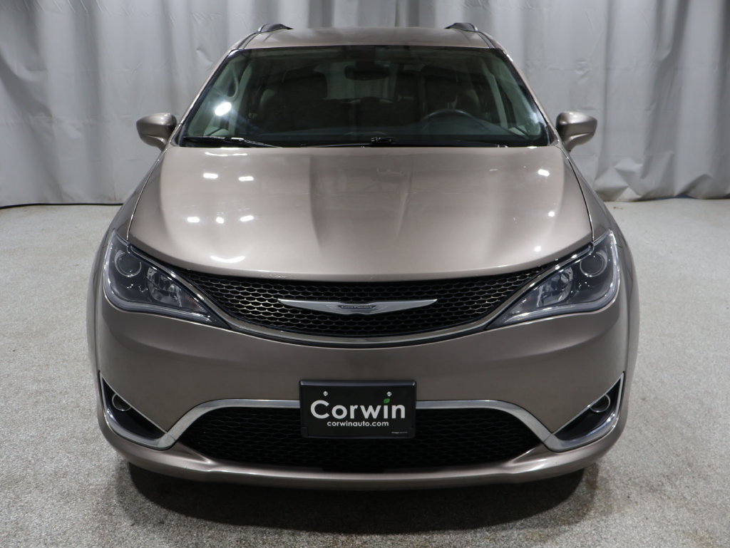 Used 2018 Chrysler Pacifica Touring Plus FWD image 8