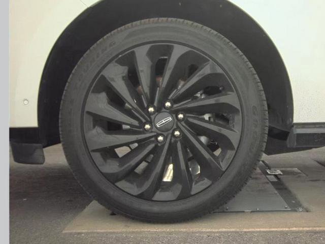 Used 2020 Lincoln Navigator Reserve w/ Equipment Group 208A Reserve image 17