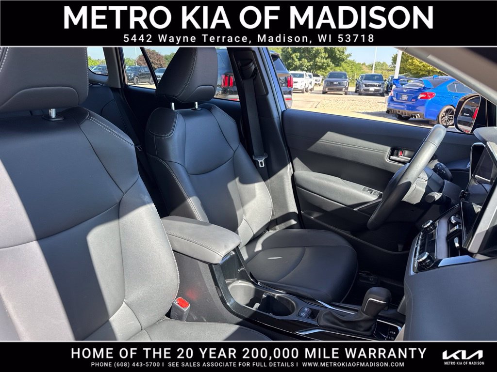 Used 2023 Toyota Corolla Cross XLE w/ Convenience Package AWD/4WD image 43