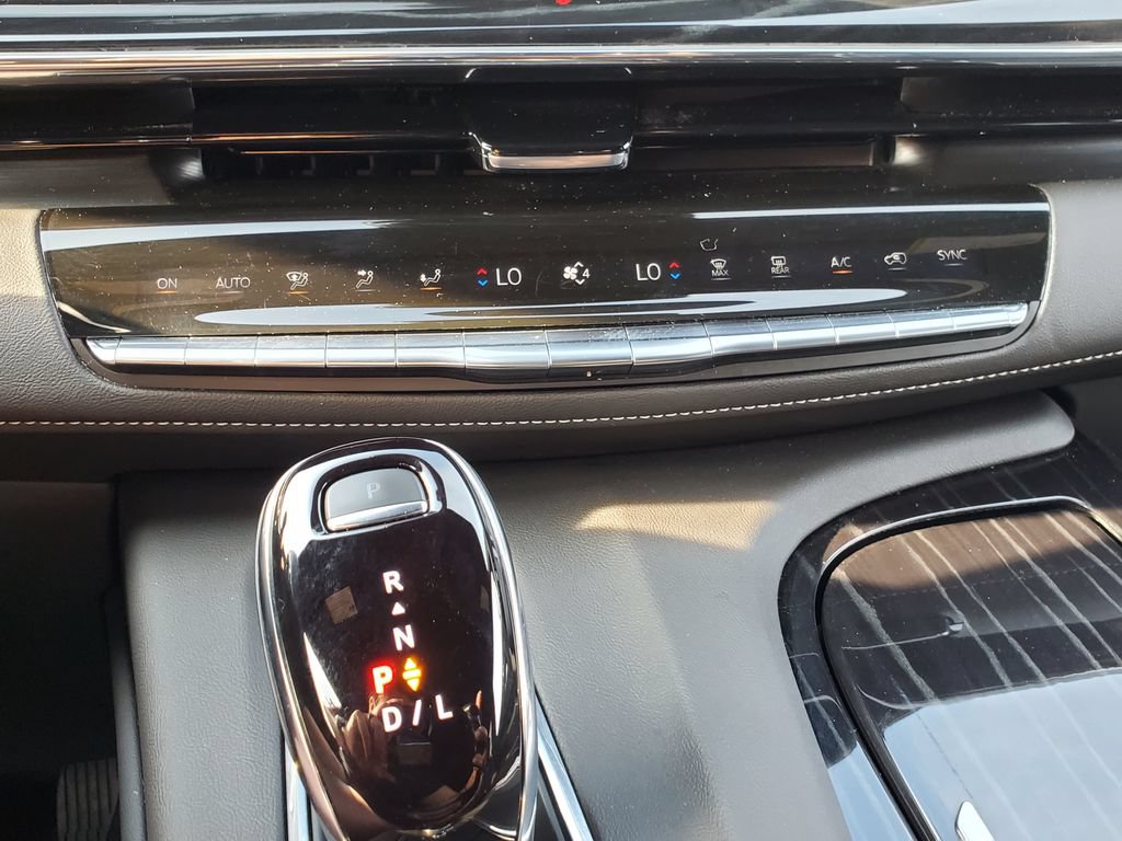Certified 2024 Cadillac Escalade Sport w/ LPO, ONYX Package AWD/4WD image 29