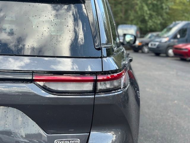 New 2025 Jeep Grand Cherokee Overland w/ Luxury Tech Group IV image 8
