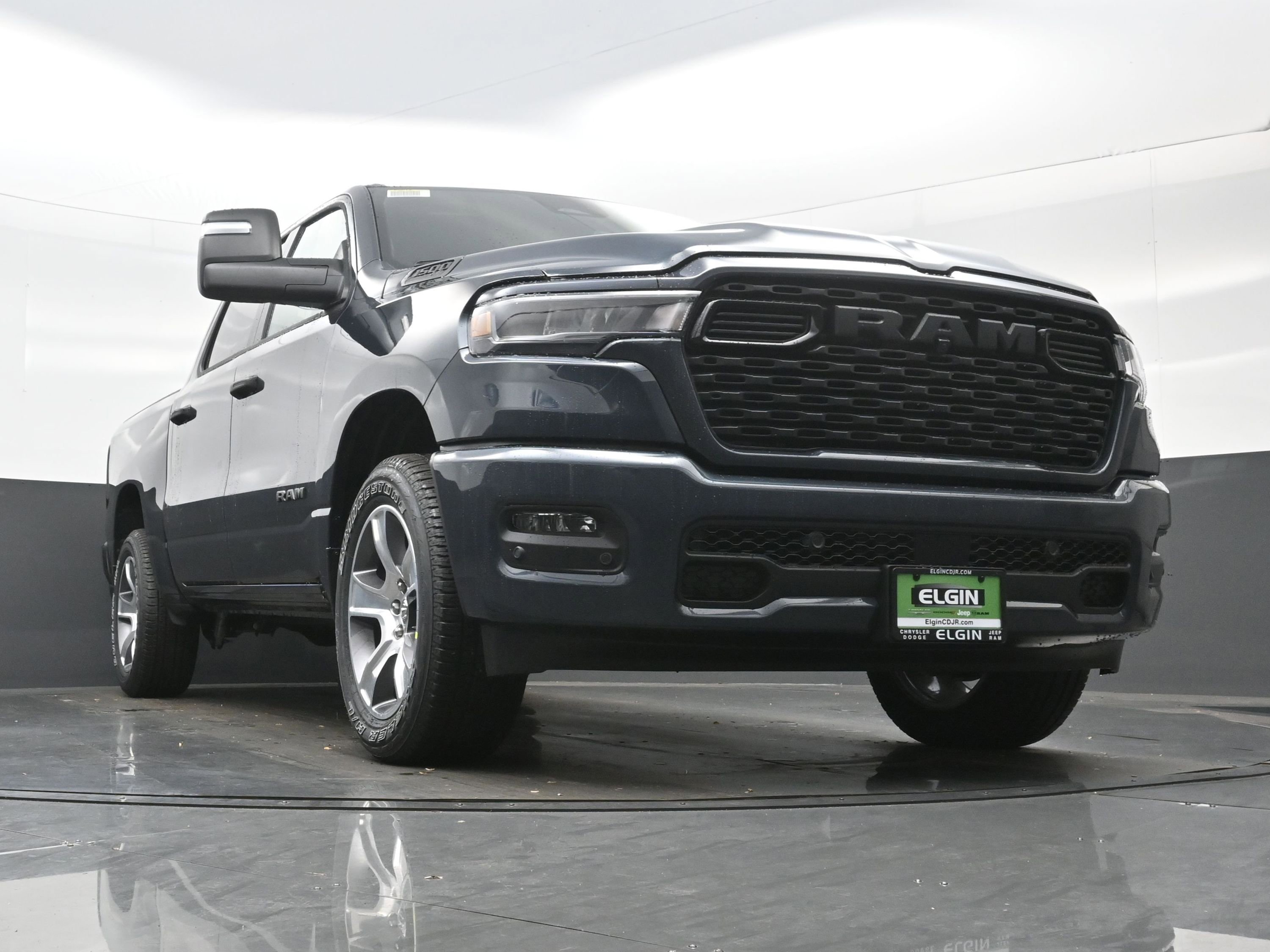 New 2026 RAM 1500 Express AWD/4WD image 17