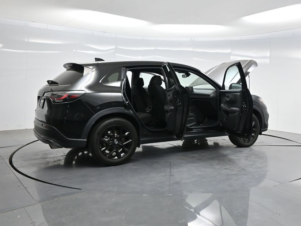 Used 2025 Honda HR-V Sport image 4