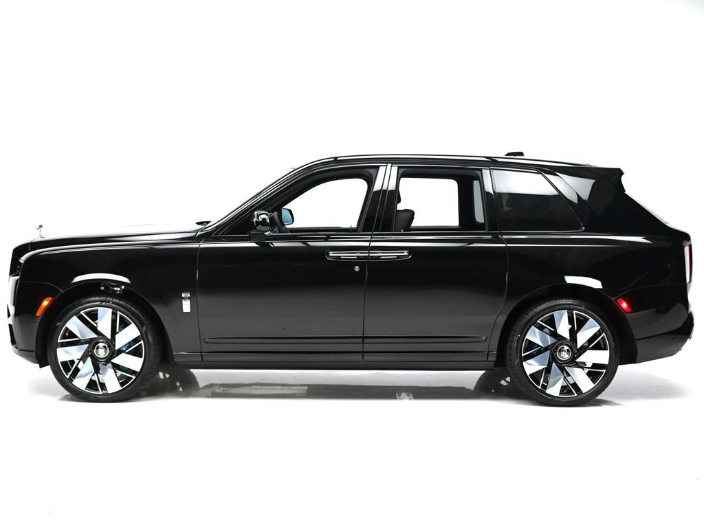 New 2026 Rolls-Royce Cullinan AWD/4WD image 7