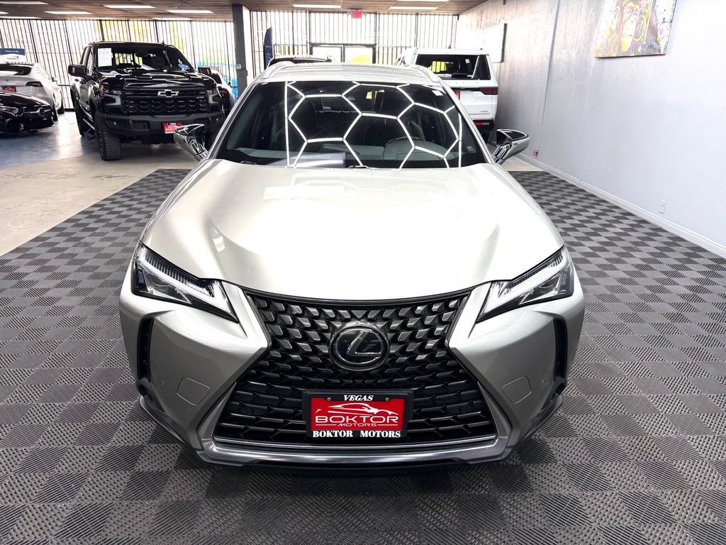 Used 2021 Lexus UX 200 w/ Accessory Package (Z1) FWD image 6
