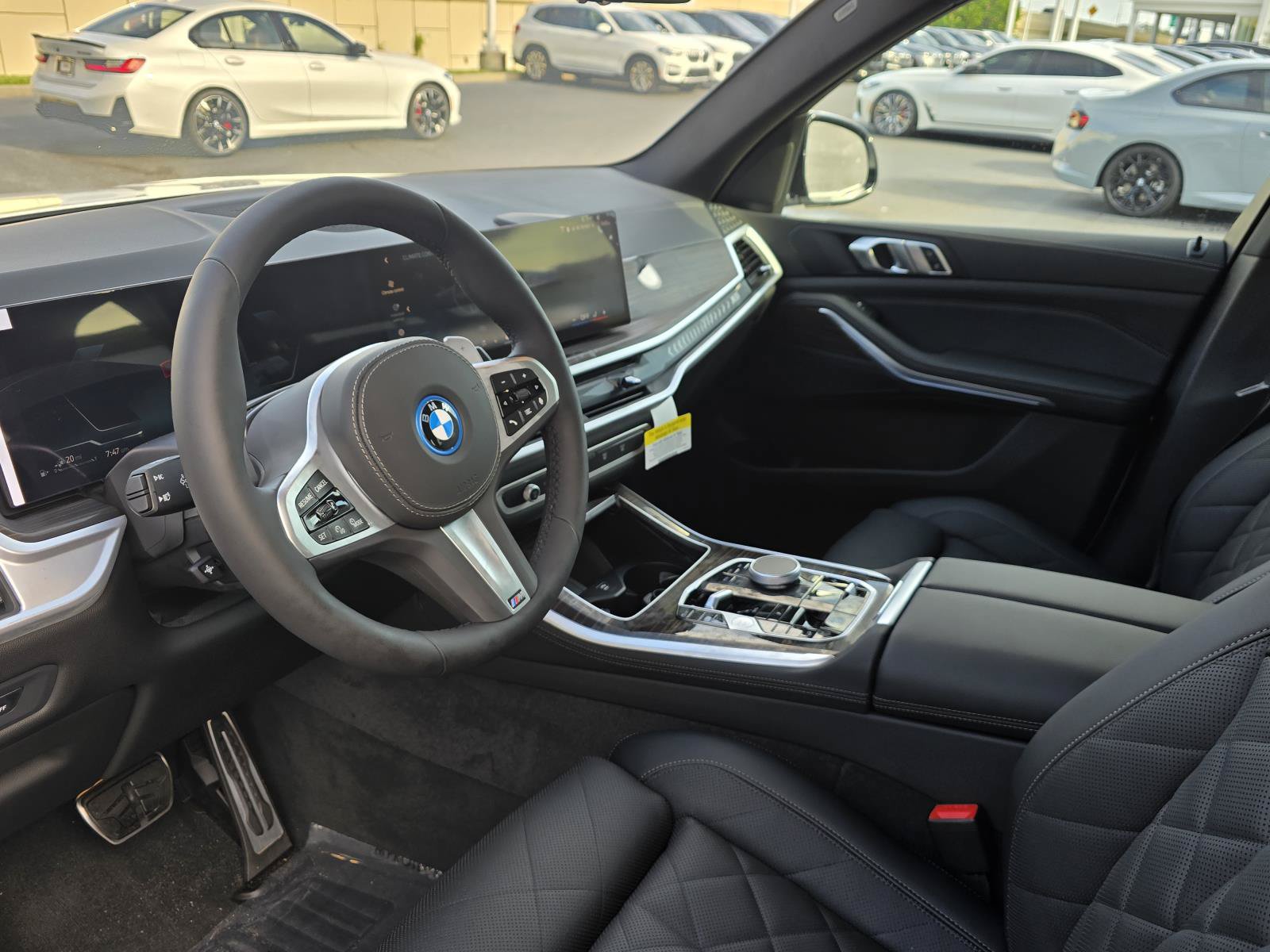 New 2026 BMW X5 xDrive50e w/ M Sport Package AWD/4WD image 17