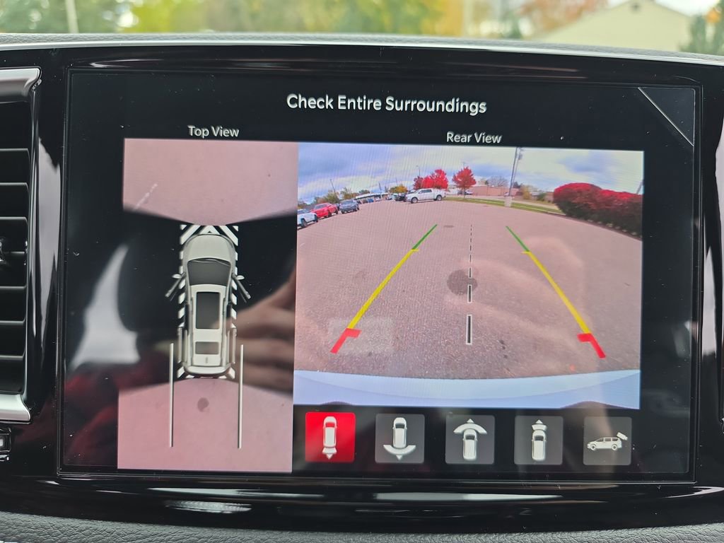 New 2026 Chrysler Pacifica Limited w/ Uconnect Theater Family Group image 25