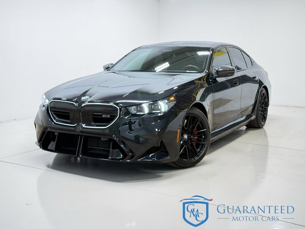 Used 2025 BMW M5 w/ Carbon Package image 4