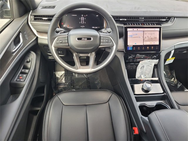 New 2025 Jeep Grand Cherokee Limited image 7