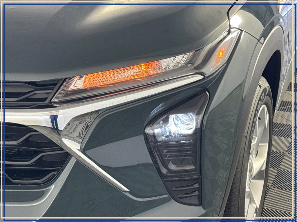 New 2026 Chevrolet Trax LS w/ LS Convenience Package FWD image 33
