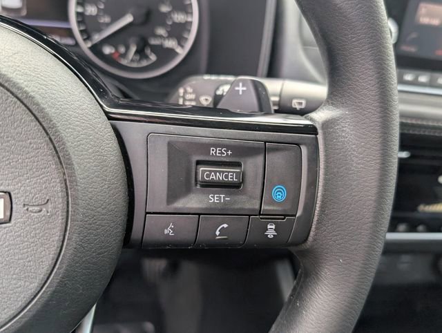 Used 2022 Nissan Rogue SV image 32