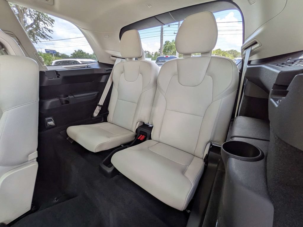 Used 2025 Volvo XC90 T8 Plus w/ Protection Package Premier AWD/4WD image 18
