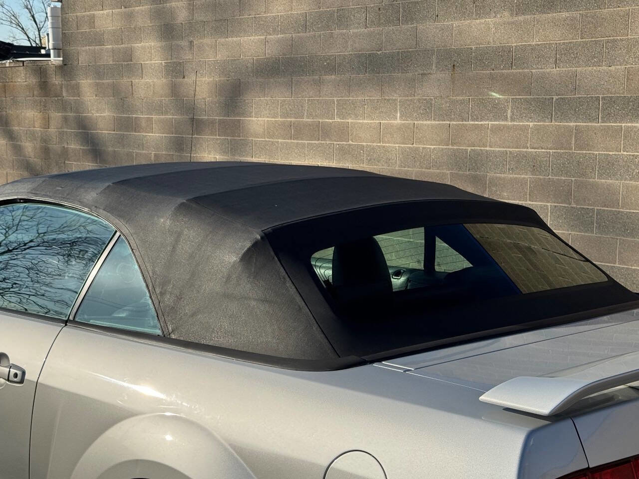 Used 2005 Ford Mustang Convertible image 19