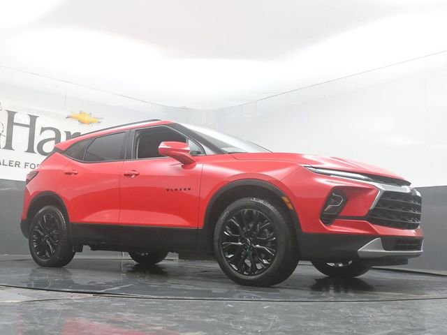Used 2024 Chevrolet Blazer LT w/ Sound & Technology Package AWD/4WD image 2