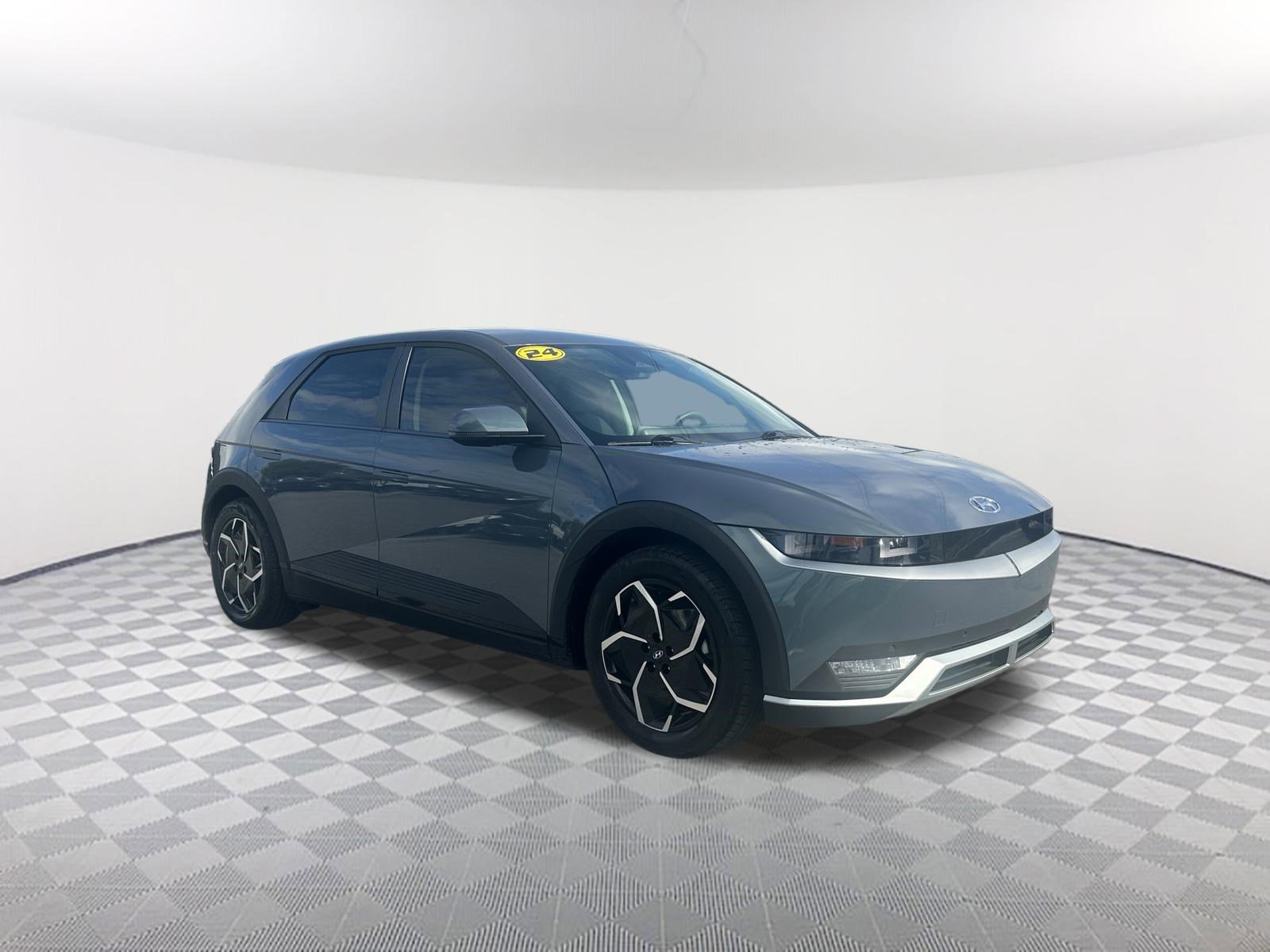 Used 2024 Hyundai Ioniq 5 SEL RWD image 3