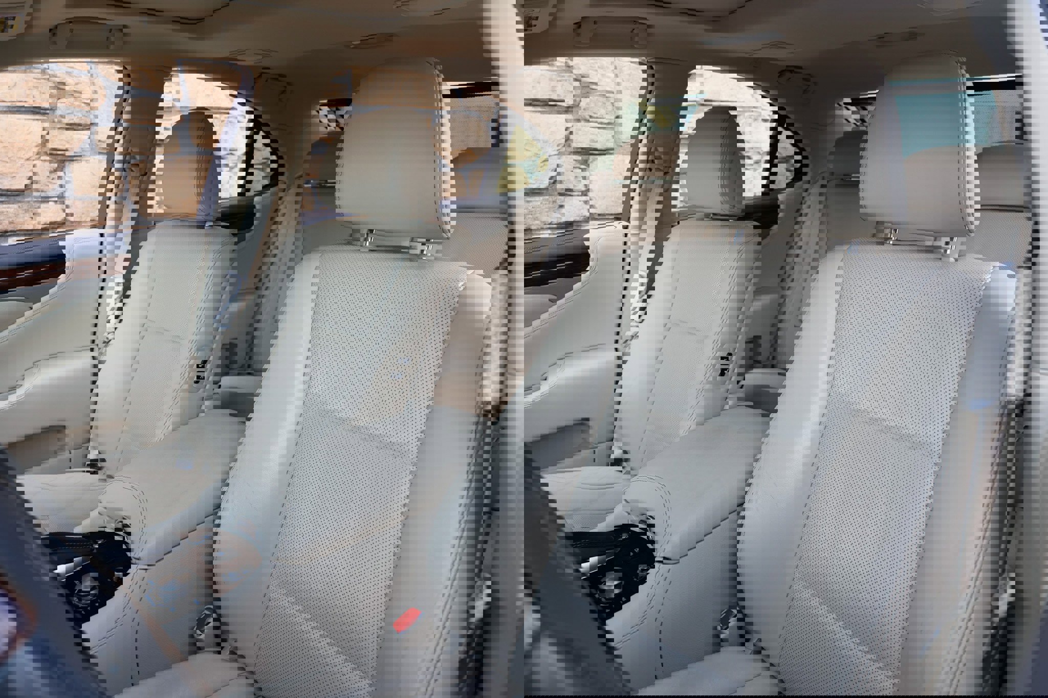 Used 2015 Lexus LS 460 image 9