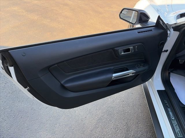 Used 2016 Ford Mustang Shelby GT350 w/ Technology Package RWD image 11