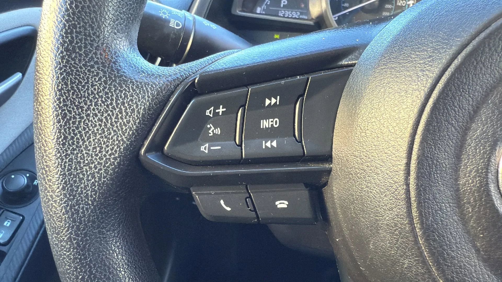 Used 2019 Toyota Yaris L FWD image 12