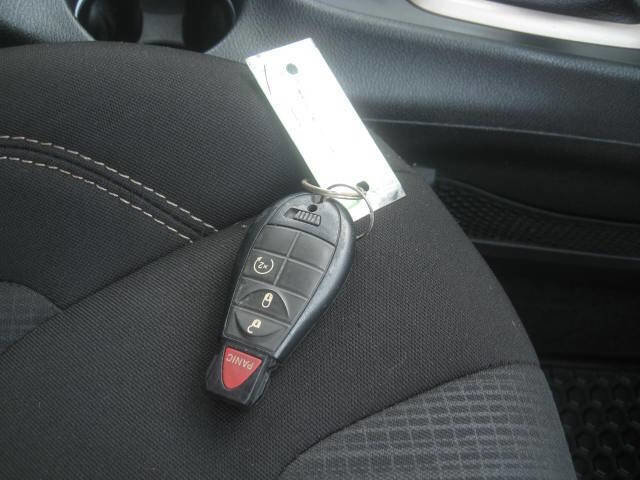 Used 2015 Jeep Cherokee Latitude w/ Cold Weather Group image 23