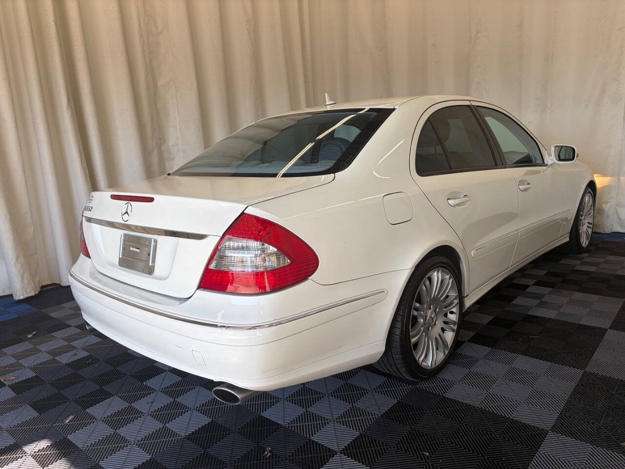 Used 2007 Mercedes-Benz E 350 Sedan image 6
