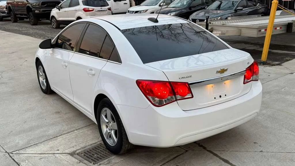 Used 2015 Chevrolet Cruze LT image 5