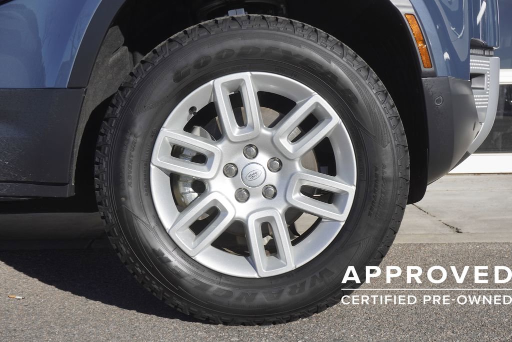 Used 2025 Land Rover Defender 110 S image 33