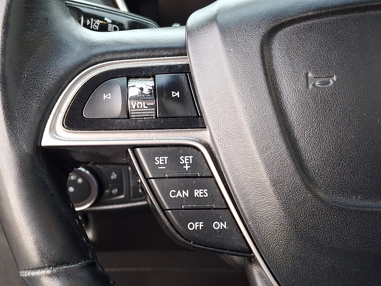 Used 2020 Lincoln Nautilus Reserve image 24