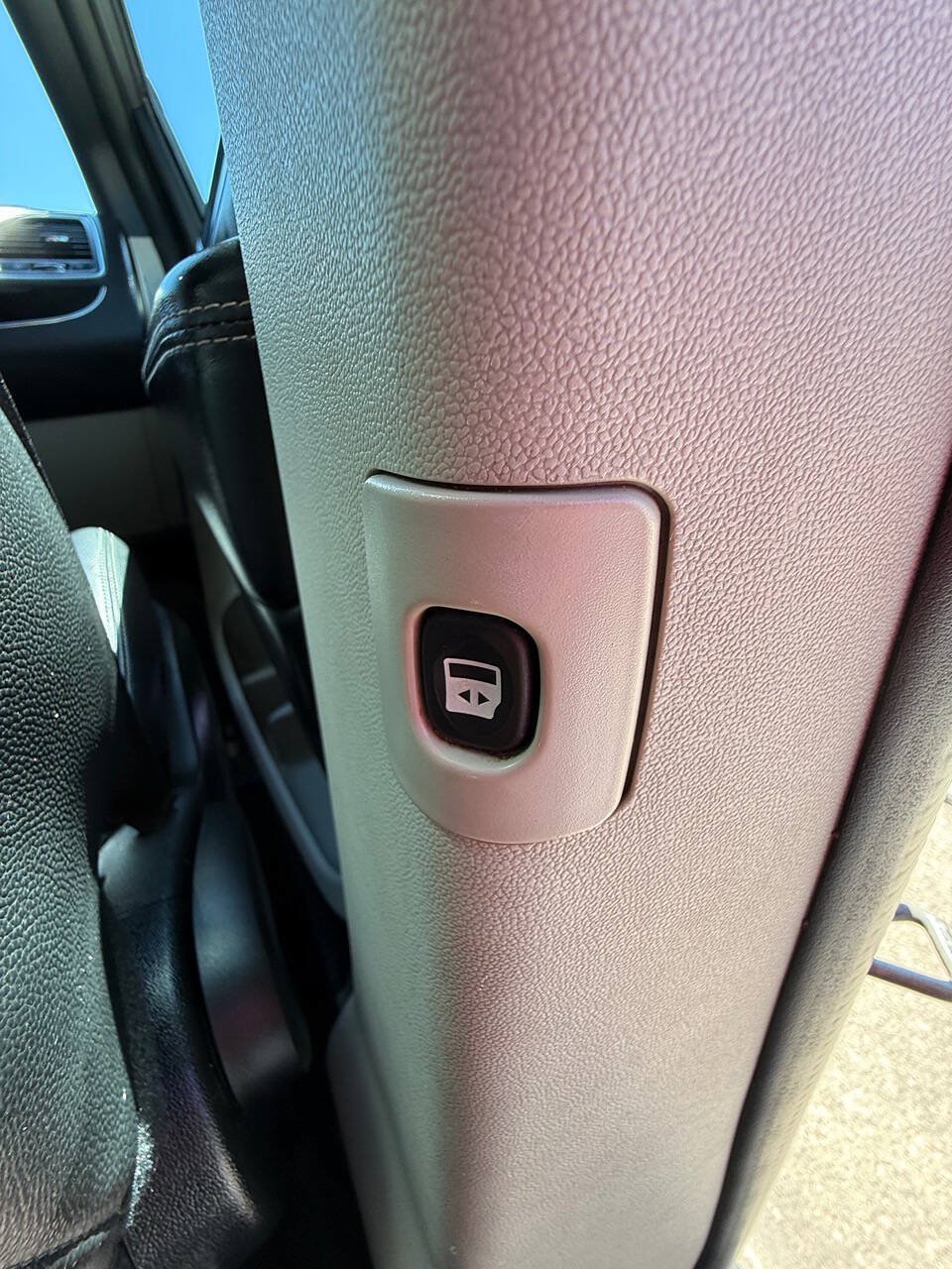 Used 2017 Dodge Grand Caravan SXT FWD image 13