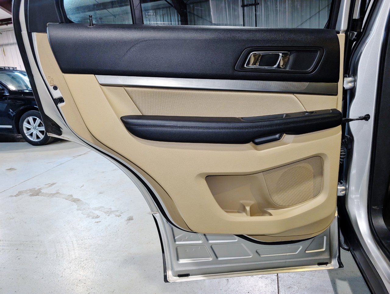 Used 2017 Ford Explorer FWD image 19