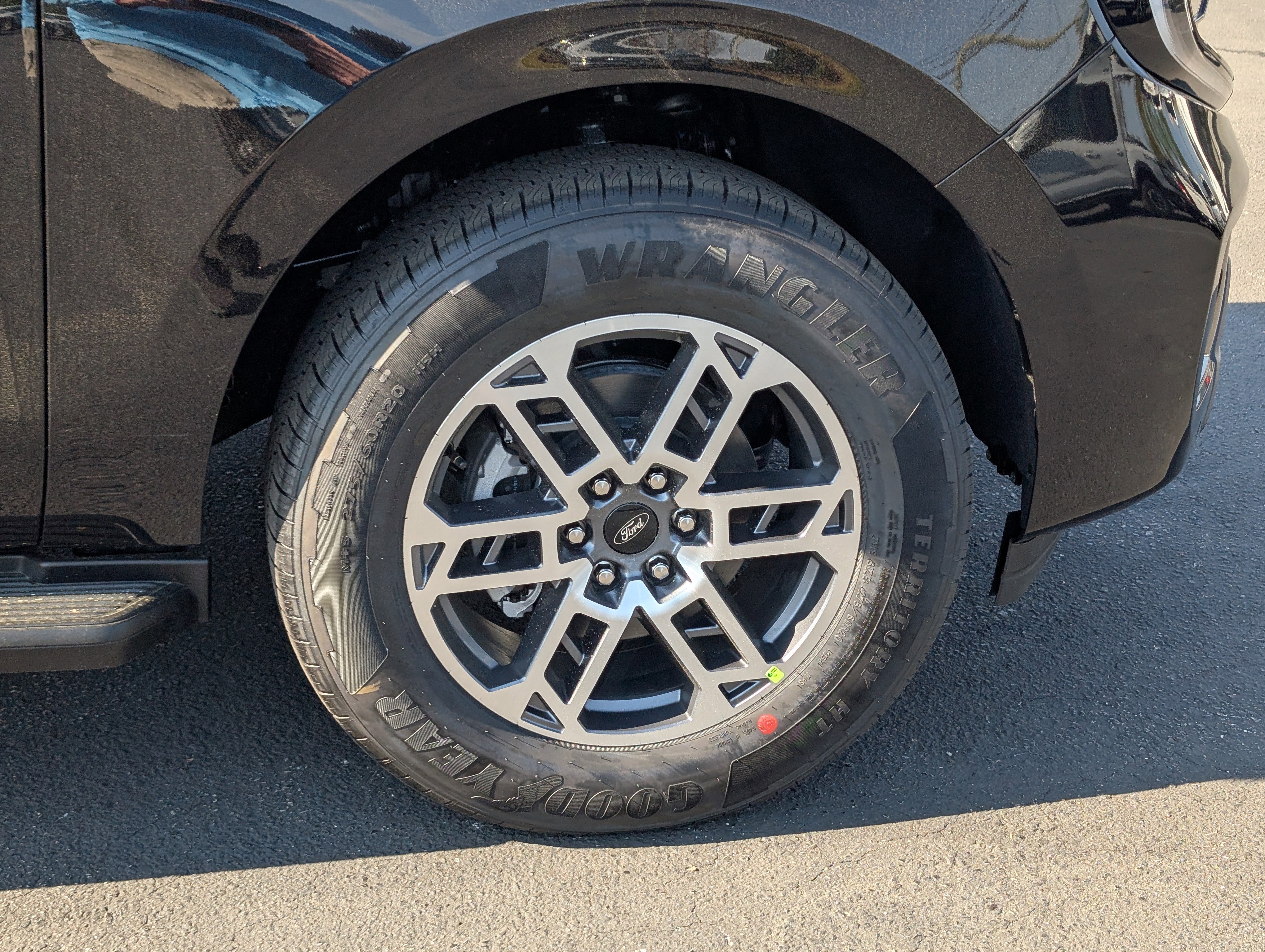 New 2026 Ford Expedition Active image 7