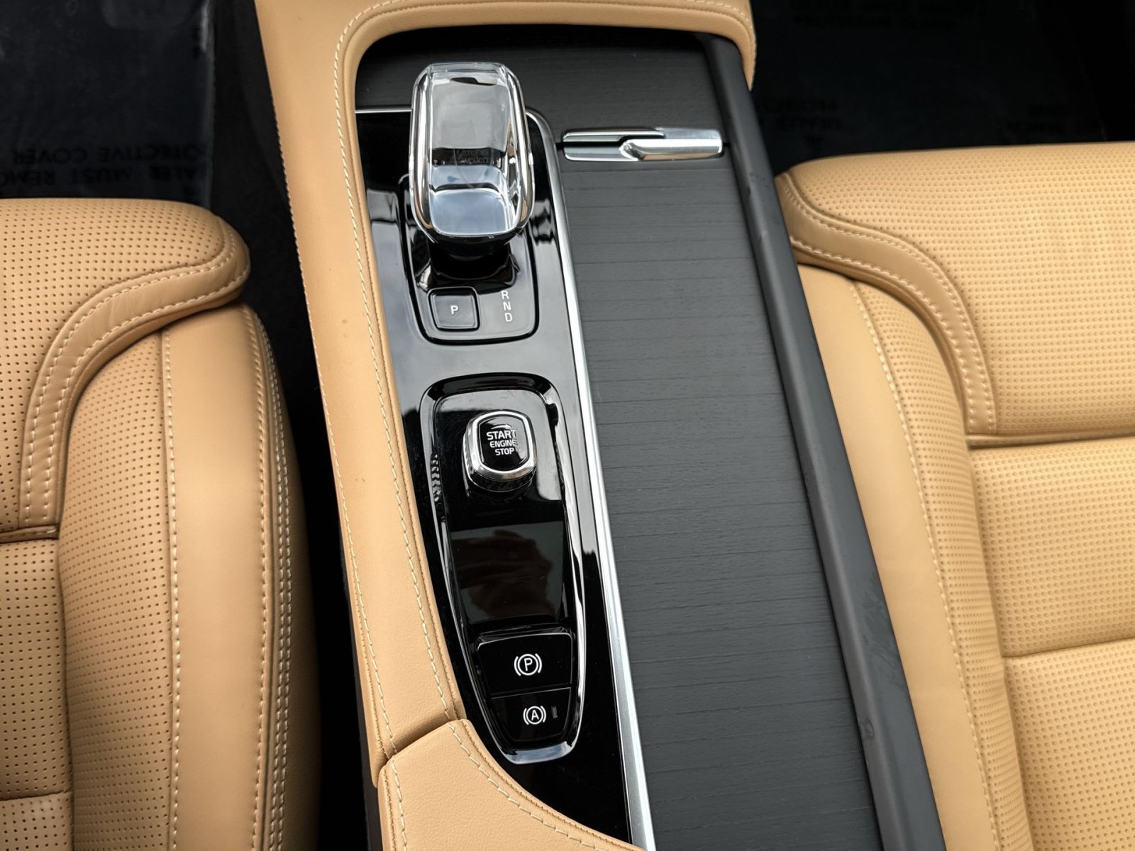 Certified 2024 Volvo XC90 B6 Ultimate w/ Protection Package Premier AWD/4WD image 22