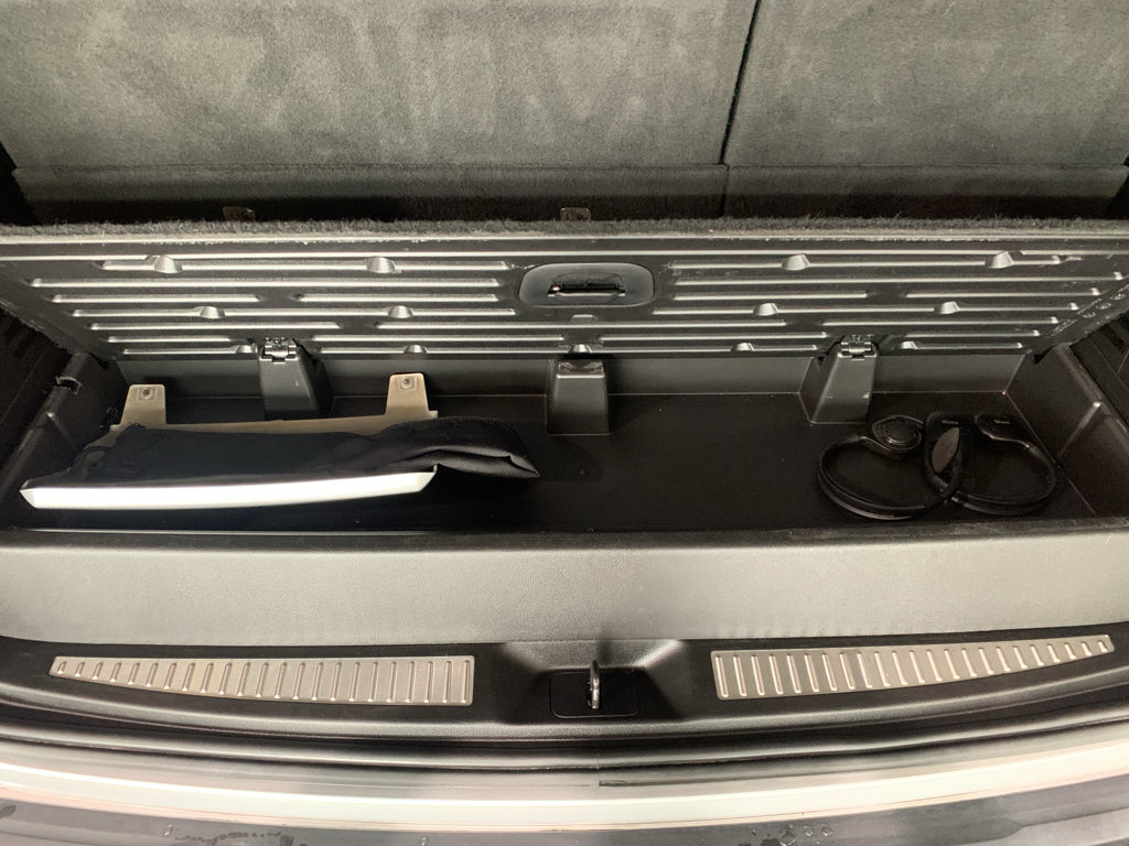 Used 2019 Chevrolet Tahoe Premier RWD image 11