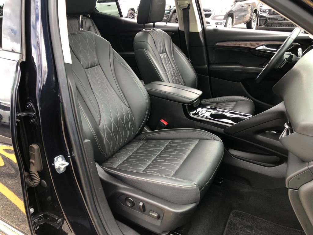 Used 2021 Buick Envision Avenir w/ Technology Package II AWD/4WD image 25