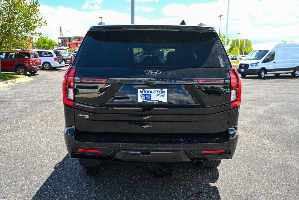 Used 2025 Ford Expedition Tremor AWD/4WD image 6