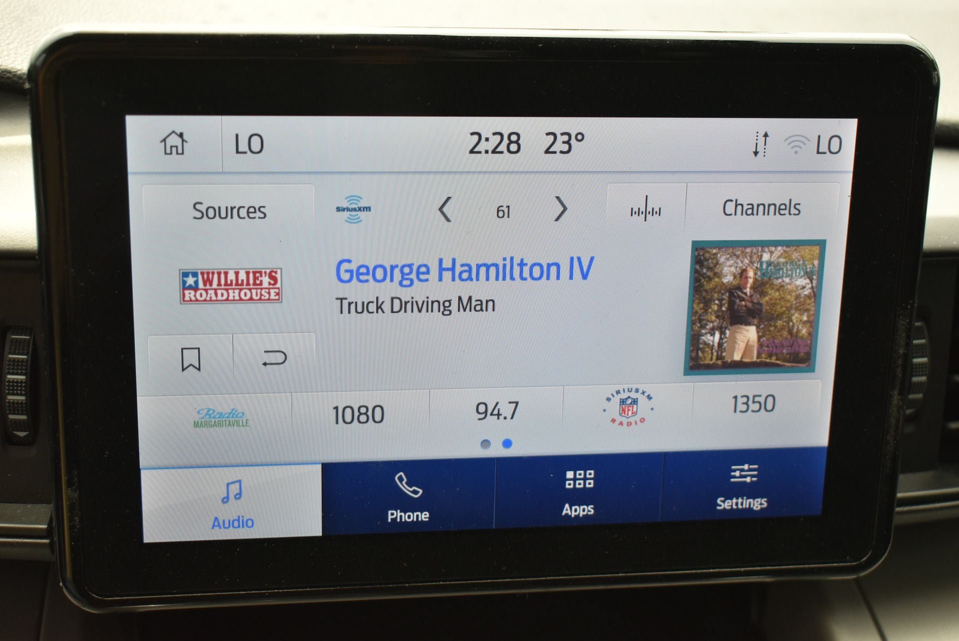 Used 2023 Ford Explorer XLT w/ Class IV Trailer Tow Package AWD/4WD image 28