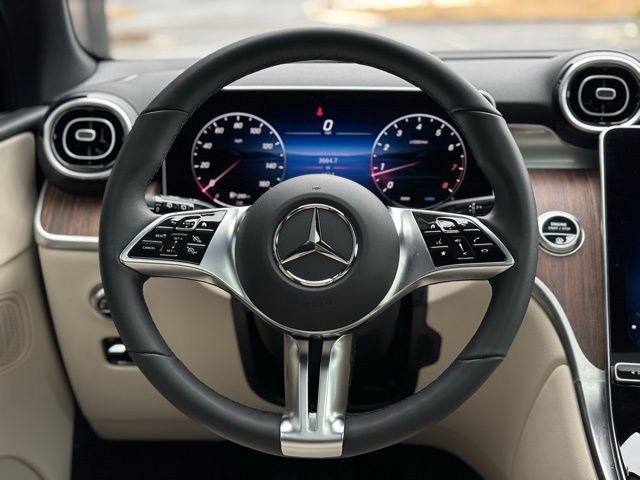 Used 2026 Mercedes-Benz GLC 300 4MATIC image 28
