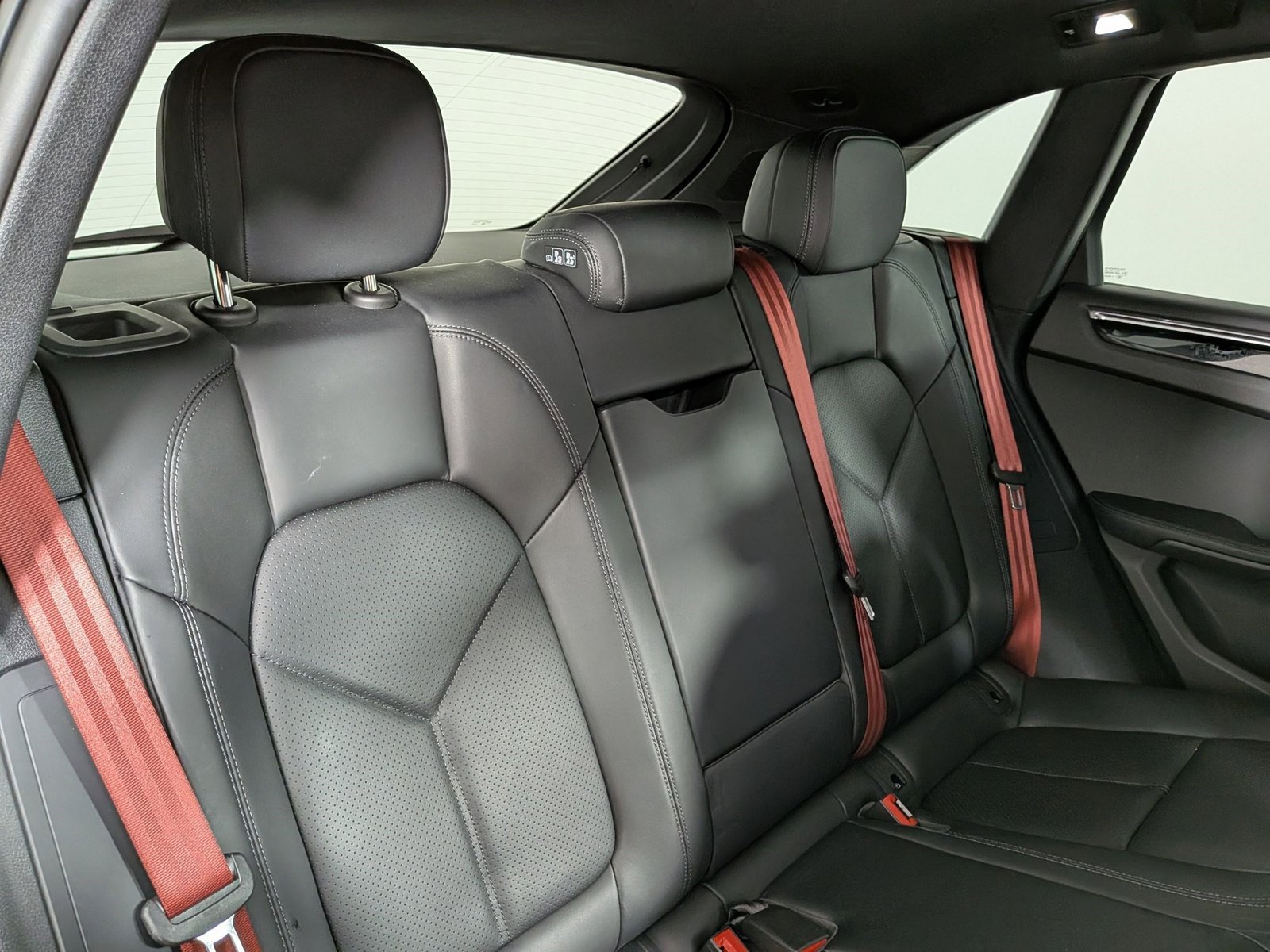 Certified 2025 Porsche Macan S AWD/4WD image 22