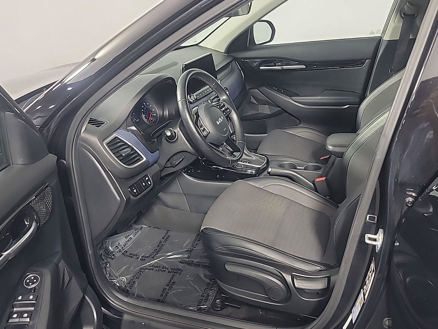 Used 2023 Kia Seltos Nightfall Edition AWD/4WD image 17