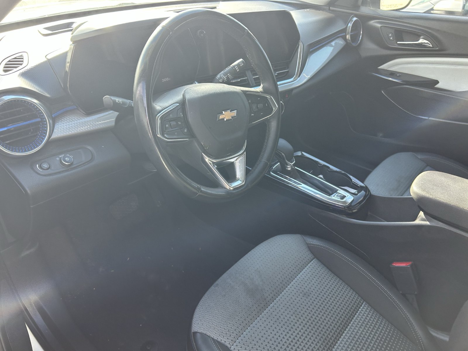 Used 2025 Chevrolet Trax LT w/ Driver Confidence Package FWD image 13